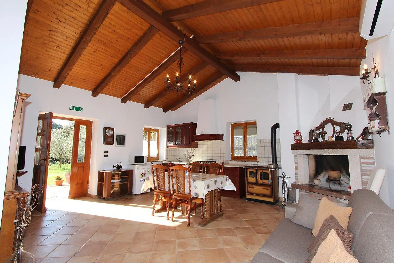 Charmantes Steinhaus Zur Alleinnutzung Mit Liegewiese, Grillbereich, Waschmaschine Rovinj